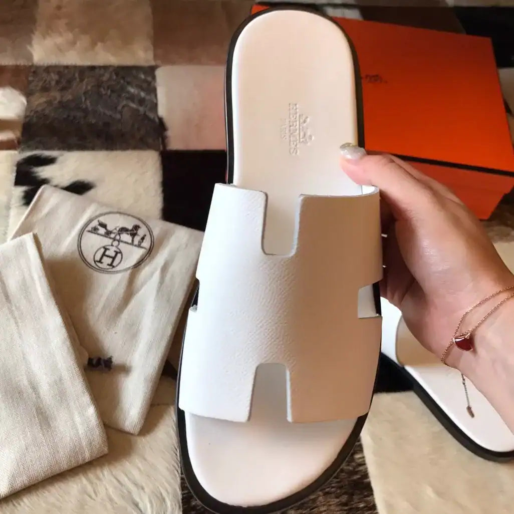 HERMES MEN’S IZMIR SANDALS IN WHITE EPSOM LEATHER – HMSD030