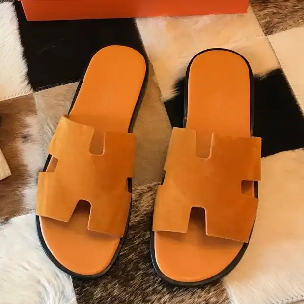 HERMES MEN’S IZMIR SANDALS IN YELLOW SUEDE CALFSKIN – HMSD039