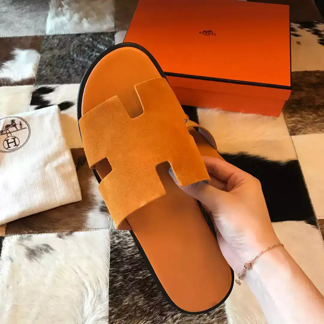 HERMES MEN’S IZMIR SANDALS IN YELLOW SUEDE CALFSKIN – HMSD039