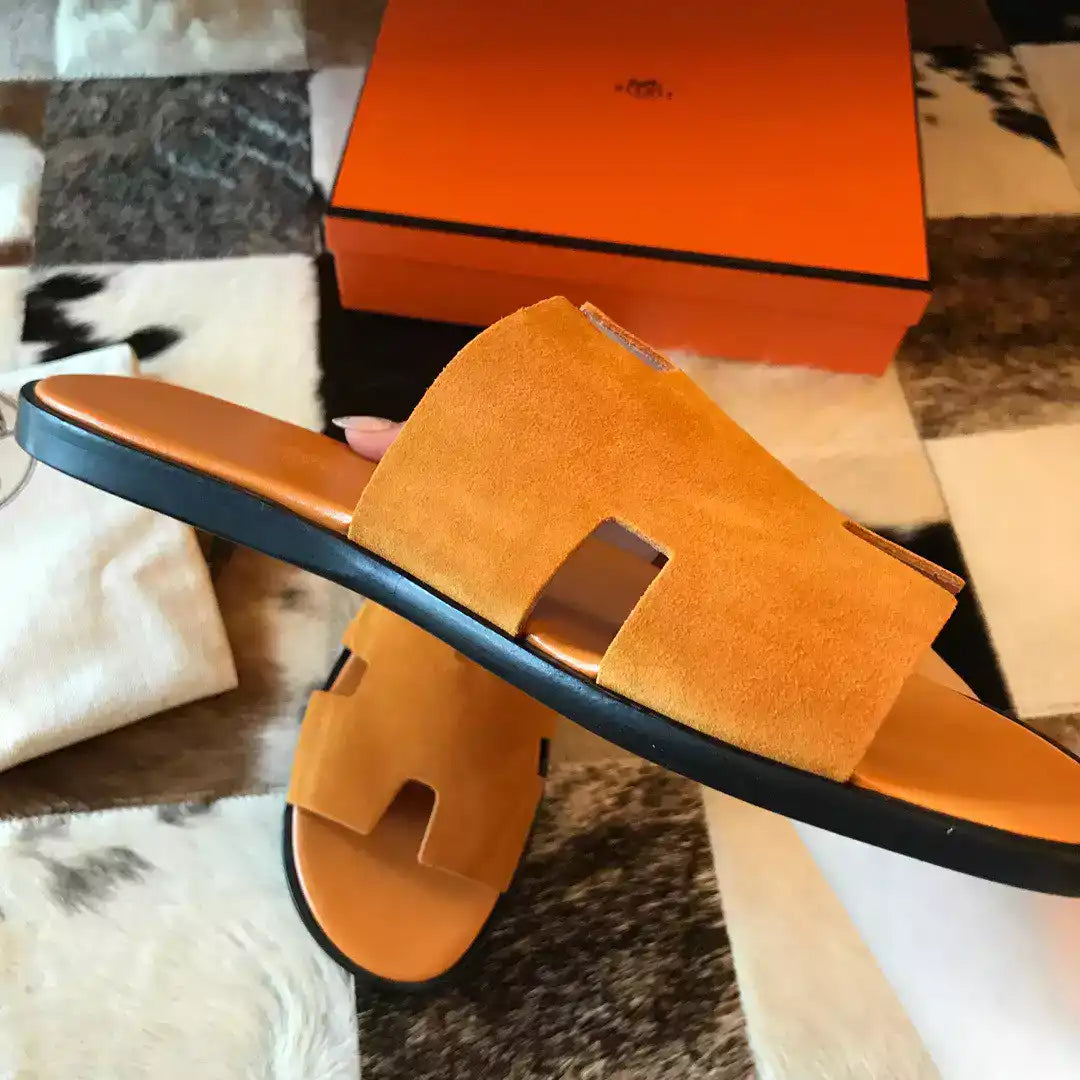 HERMES MEN’S IZMIR SANDALS IN YELLOW SUEDE CALFSKIN – HMSD039