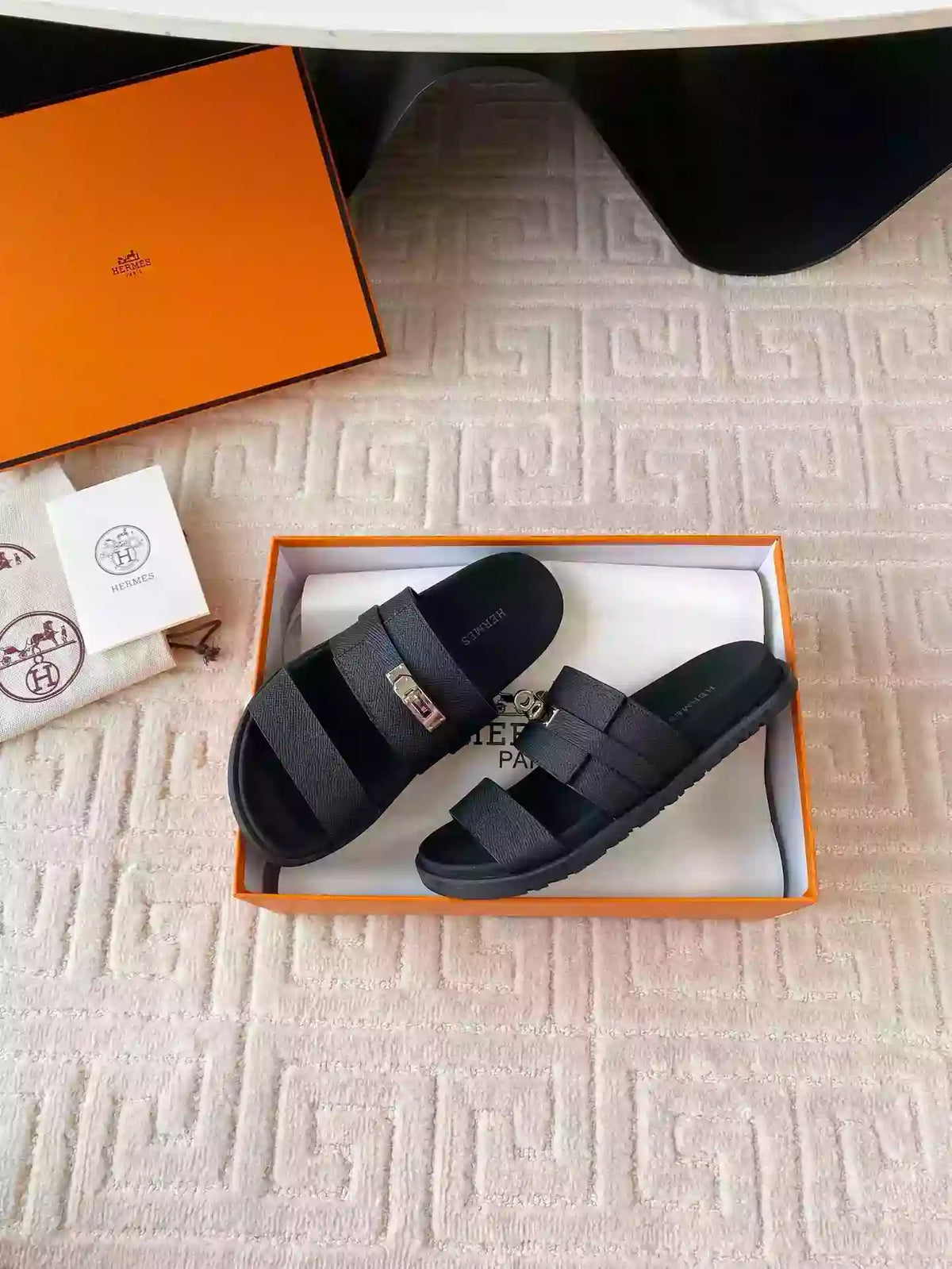 HERMES MEN’S JACKSON SANDAL IN BLACK EPSOM CALFSKIN – HMSD040