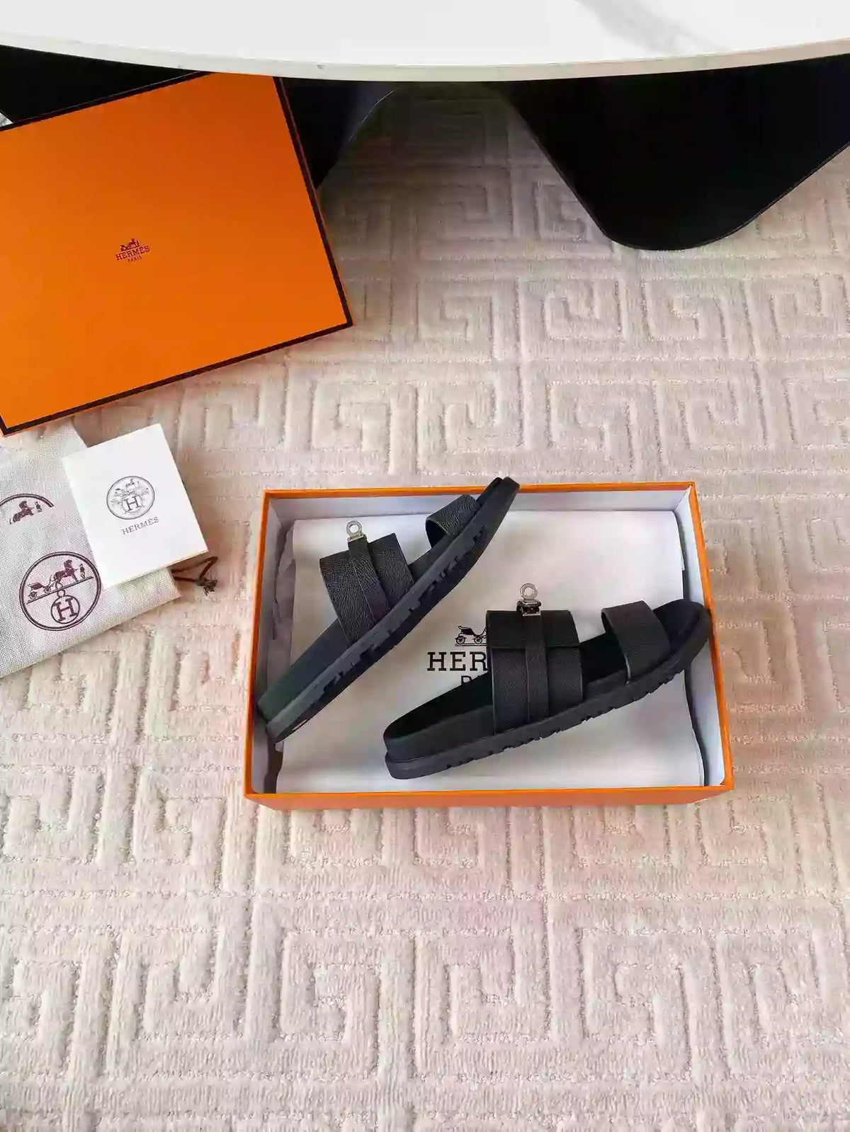 HERMES MEN’S JACKSON SANDAL IN BLACK EPSOM CALFSKIN – HMSD040