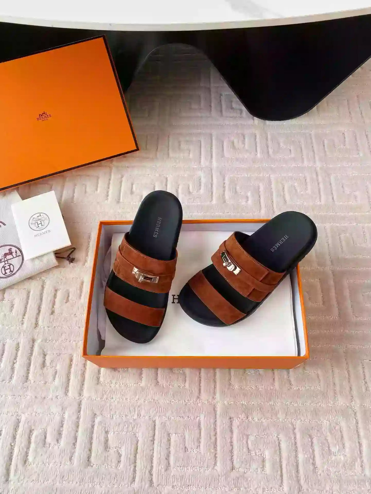 HERMES MEN’S JACKSON SANDAL IN BROWN SUEDE LEATHER – HMSD041