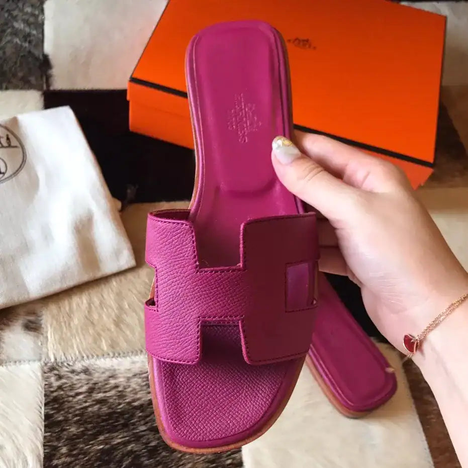 HERMES ORAN SLIDE SANDALS IN ANEMONE EPSOM CALFSKIN – HMSD063