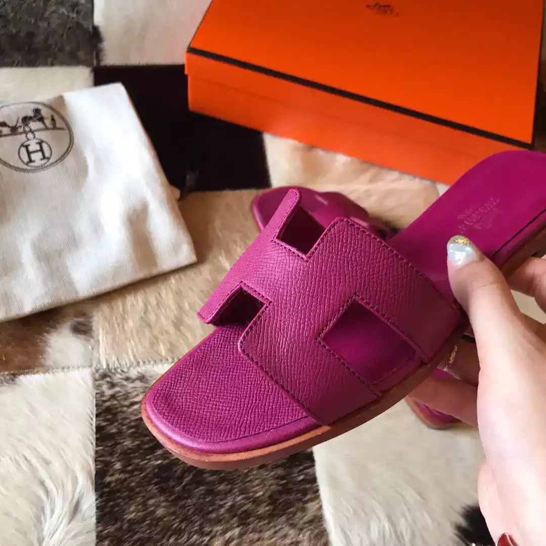 HERMES ORAN SLIDE SANDALS IN ANEMONE EPSOM CALFSKIN – HMSD063