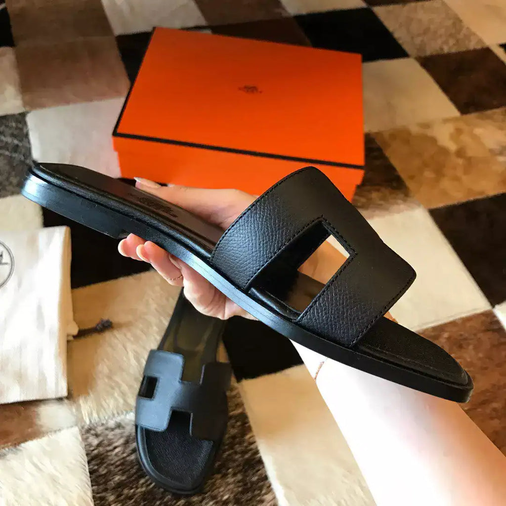 HERMES ORAN SLIDE SANDALS IN BLACK EPSOM CALFSKIN – HMSD086