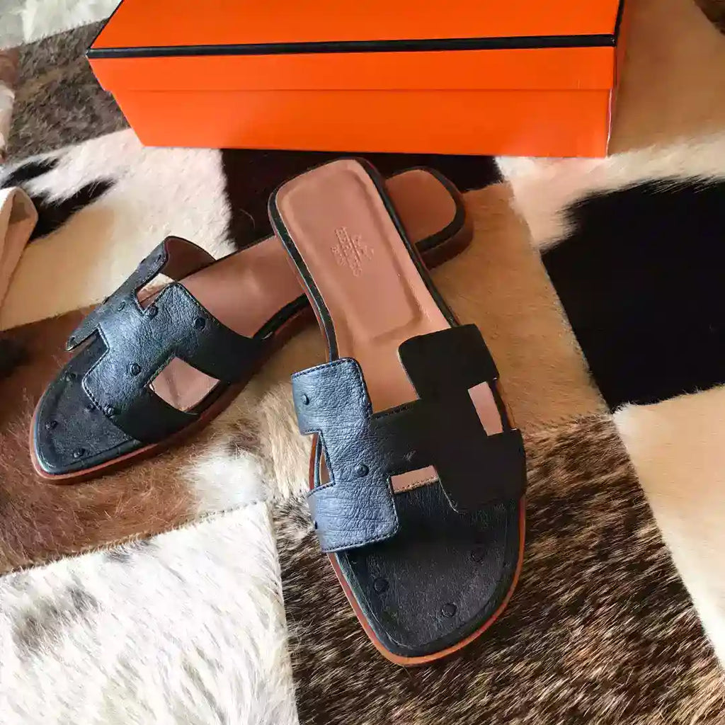 HERMES ORAN SLIDE SANDALS IN BLACK OSTRICH LEATHER – HMSD078