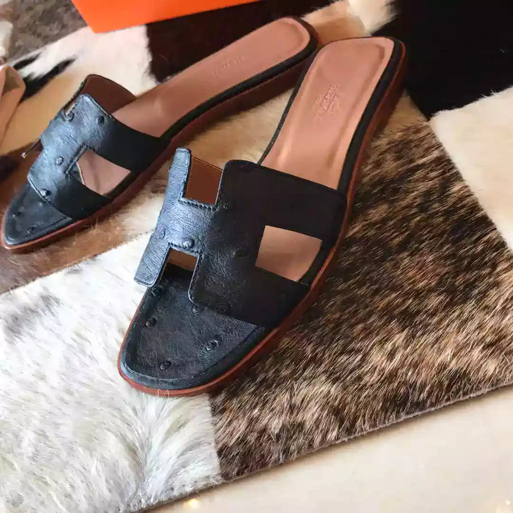 HERMES ORAN SLIDE SANDALS IN BLACK OSTRICH LEATHER – HMSD078