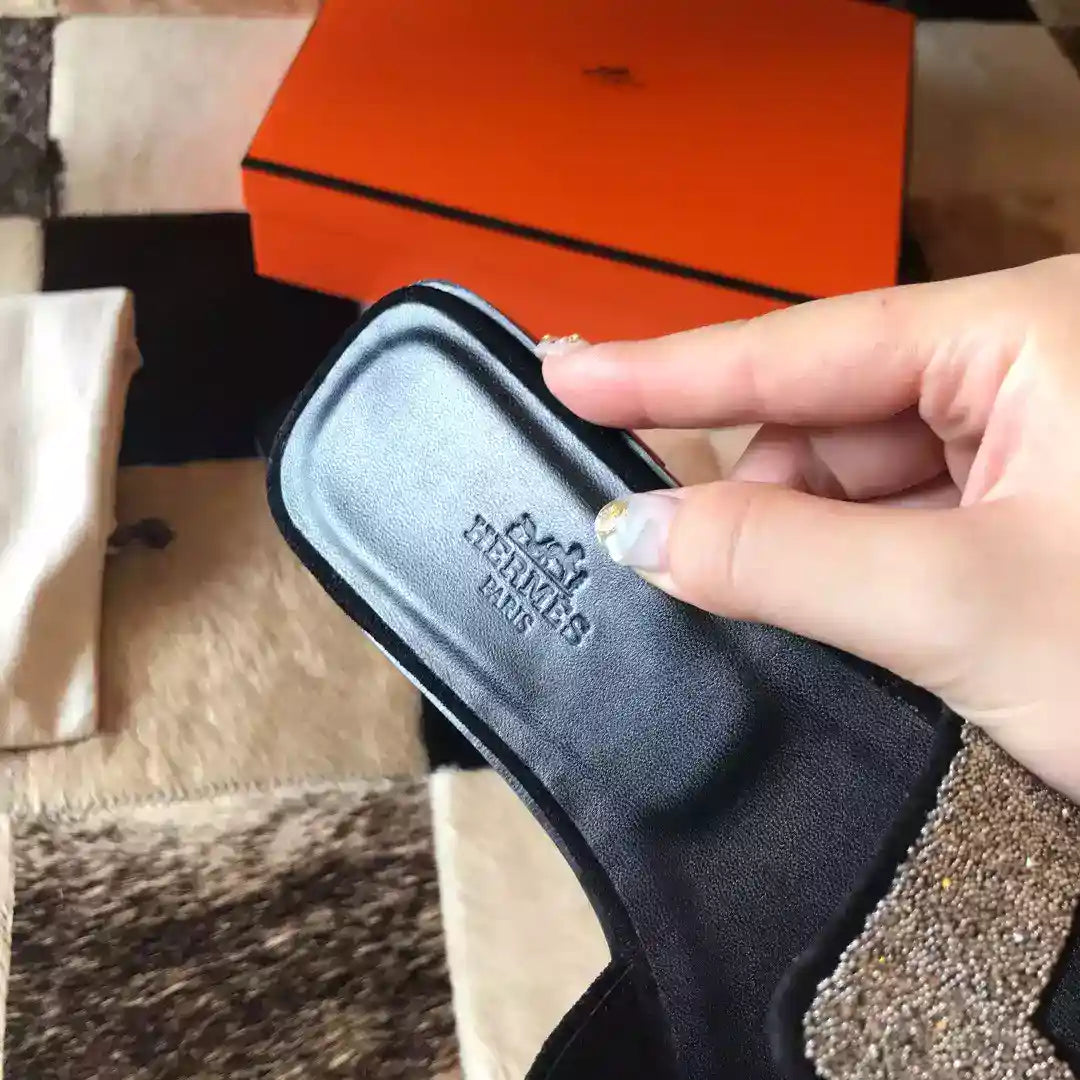 HERMES ORAN SLIDE SANDALS IN BLACK SUEDE WITH CRYSTAL – HMSD103