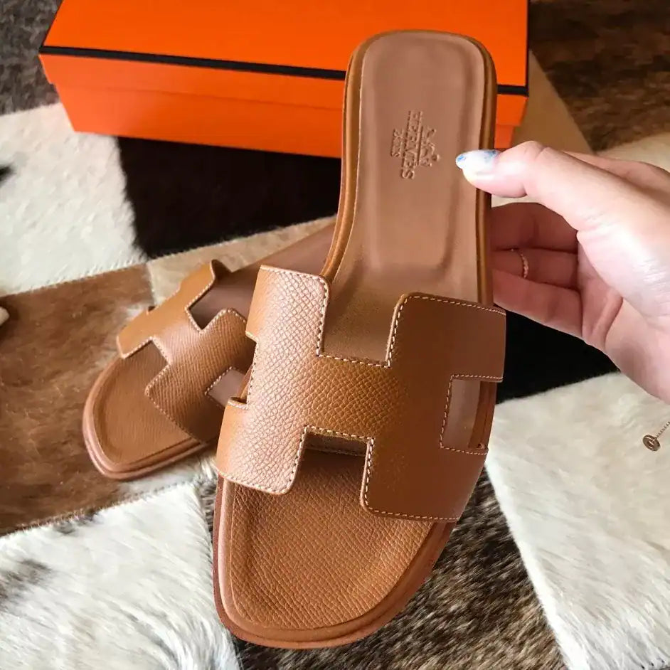 HERMES ORAN SLIDE SANDALS IN BROWN EPSOM CALFSKIN – HMSD071