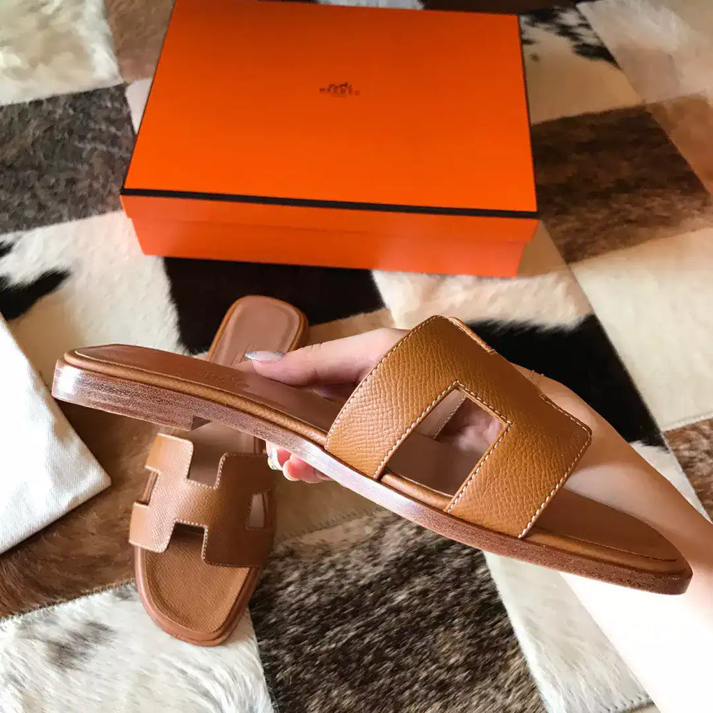 HERMES ORAN SLIDE SANDALS IN BROWN EPSOM CALFSKIN – HMSD071