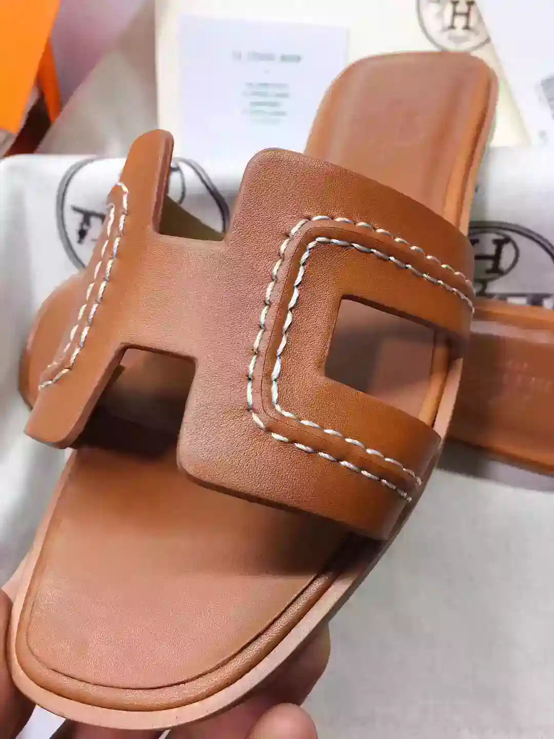 HERMES ORAN SLIDE SANDALS IN BROWN LEATHER WITH STITCHED – HMSD043