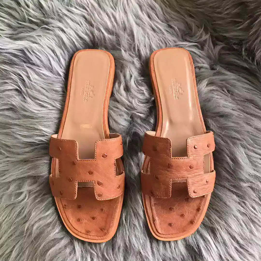 HERMES ORAN SLIDE SANDALS IN BROWN OSTRICH LEATHER – HMSD077