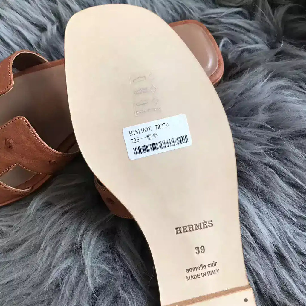 HERMES ORAN SLIDE SANDALS IN BROWN OSTRICH LEATHER – HMSD077