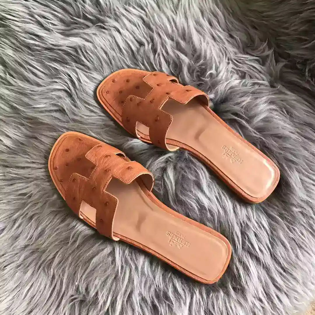 HERMES ORAN SLIDE SANDALS IN BROWN OSTRICH LEATHER – HMSD077