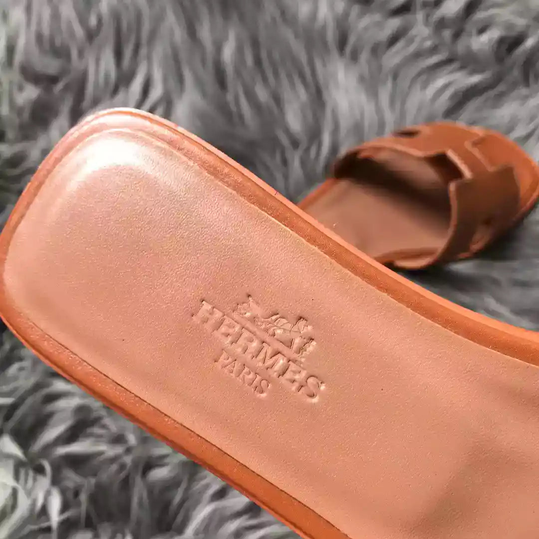HERMES ORAN SLIDE SANDALS IN BROWN SWIFT CALFSKIN – HMSD129