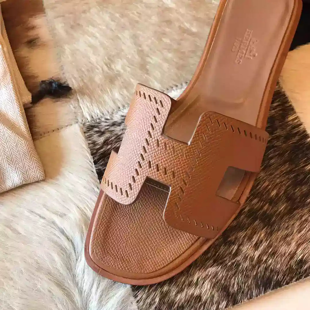HERMES ORAN SLIDE SANDALS IN GOLD EPSOM PERFORATED CALFSKIN – HMSD096