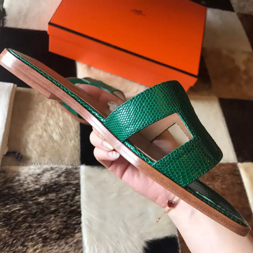 HERMES ORAN SLIDE SANDALS IN GREEN LIZARD LEATHER – HMSD110