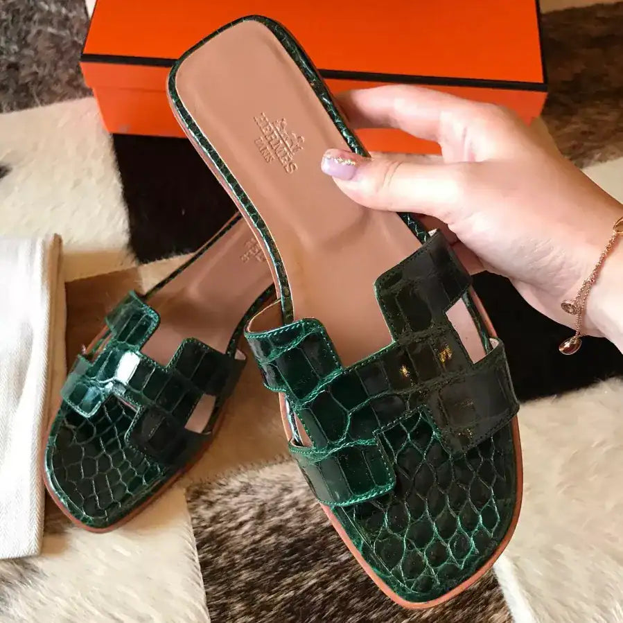 HERMES ORAN SLIDE SANDALS IN GREEN SHINY NILOTICUS CROCODILE SKIN – HMSD047