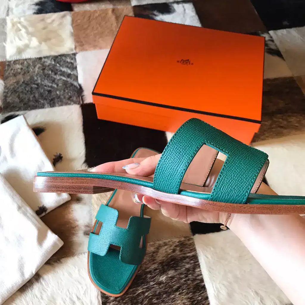 HERMES ORAN SLIDE SANDALS IN MALACHITE EPSOM CALFSKIN – HMSD075