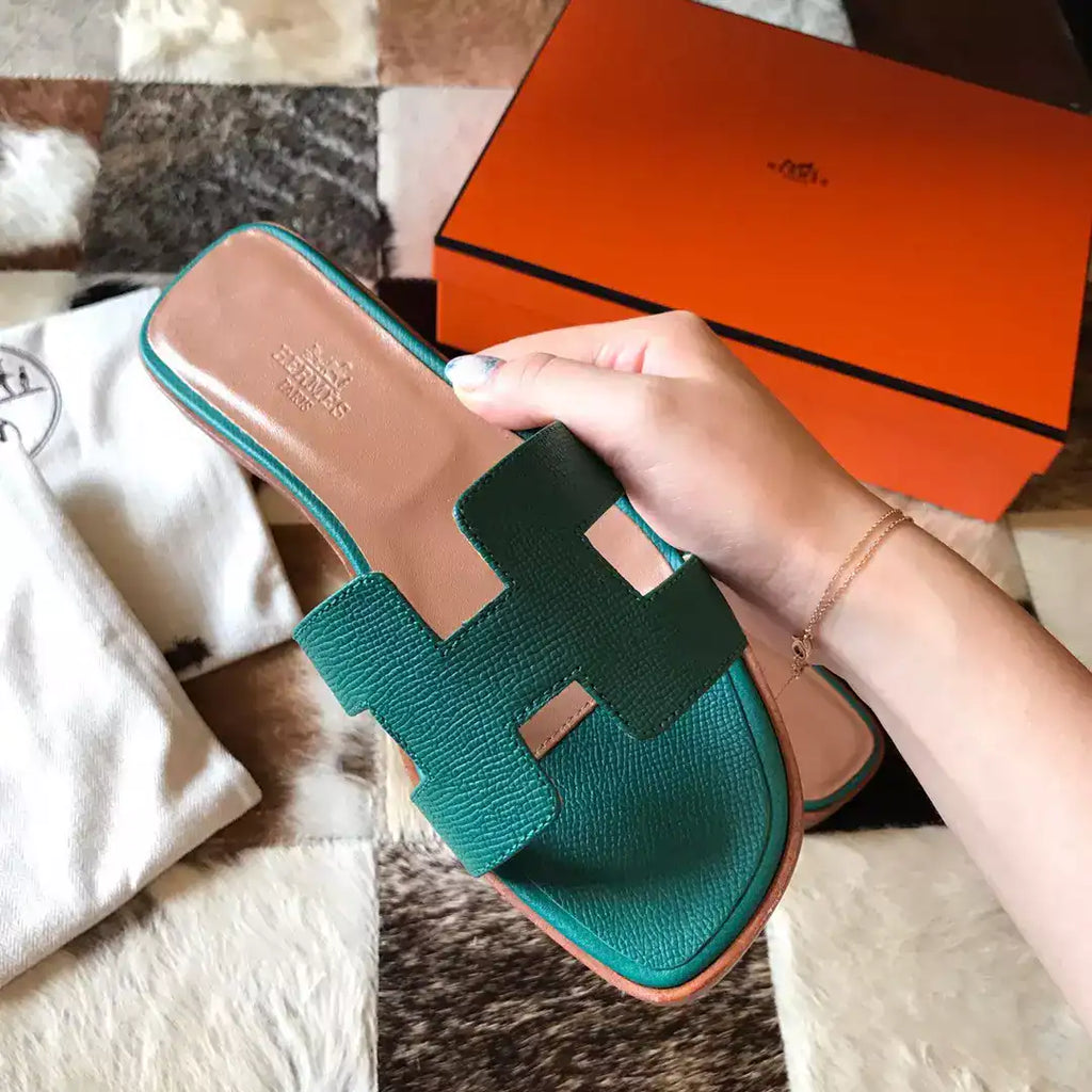 HERMES ORAN SLIDE SANDALS IN MALACHITE EPSOM CALFSKIN – HMSD075