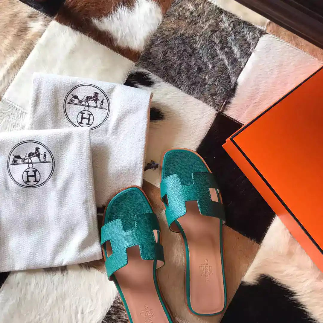 HERMES ORAN SLIDE SANDALS IN MALACHITE EPSOM CALFSKIN – HMSD075