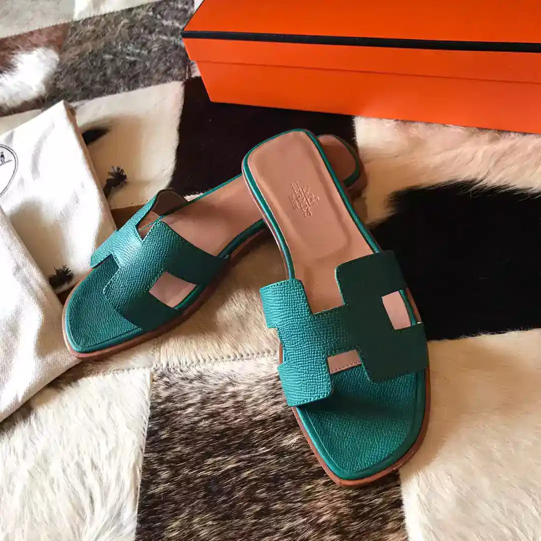 HERMES ORAN SLIDE SANDALS IN MALACHITE EPSOM CALFSKIN – HMSD075