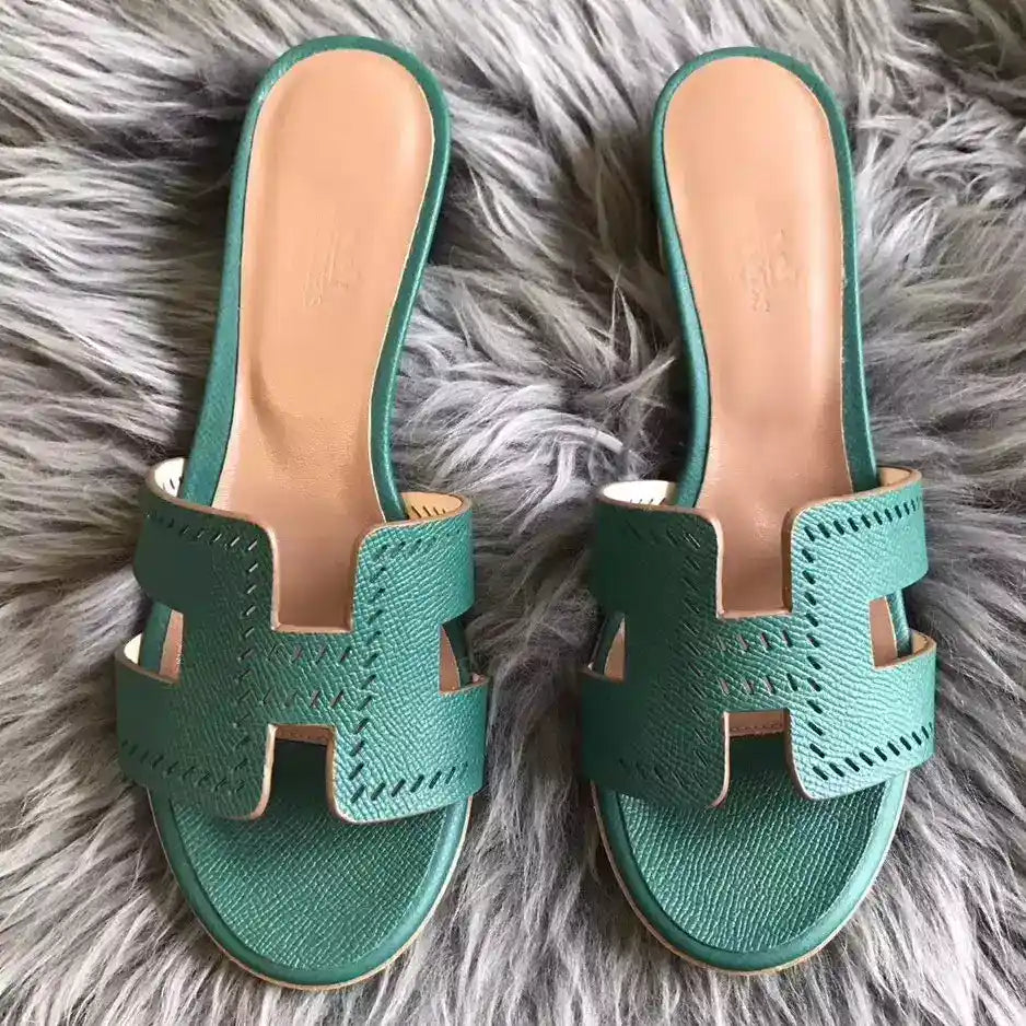 HERMES ORAN SLIDE SANDALS IN MALACHITE EPSOM PERFORATED CALFSKIN – HMSD097