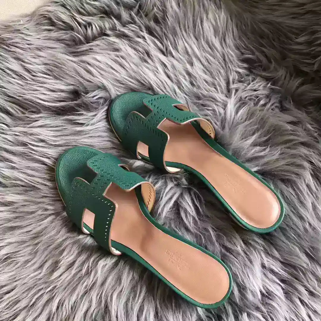 HERMES ORAN SLIDE SANDALS IN MALACHITE EPSOM PERFORATED CALFSKIN – HMSD097