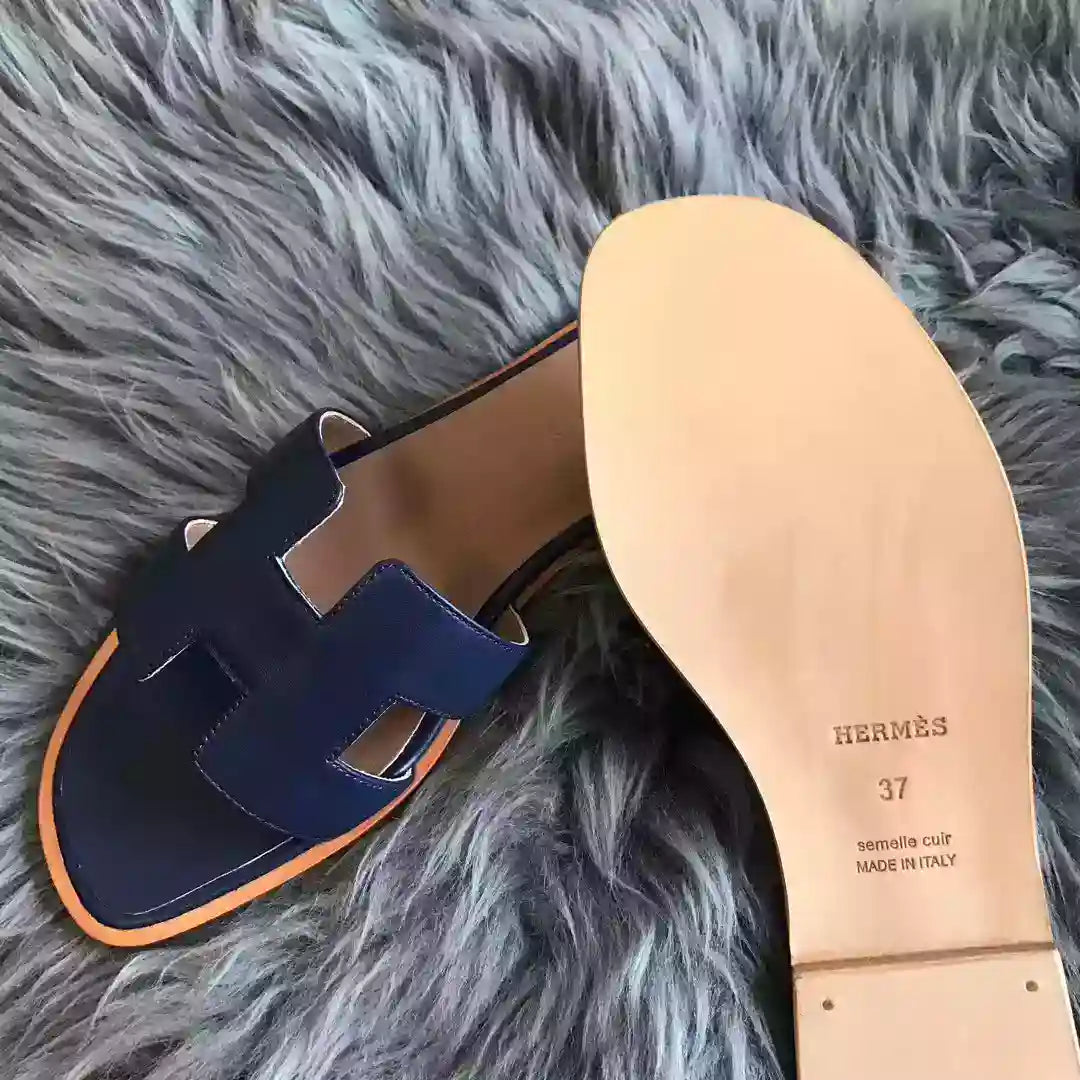 HERMES ORAN SLIDE SANDALS IN NAVY BLUE SWIFT CALFSKIN – HMSD126