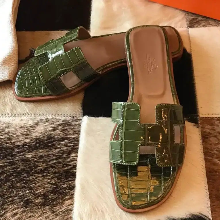 HERMES ORAN SLIDE SANDALS IN OLIVE SHINY NILOTICUS CROCODILE SKIN – HMSD058