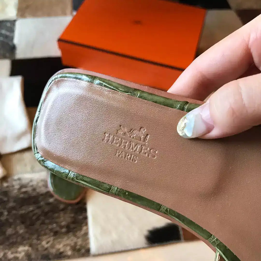 HERMES ORAN SLIDE SANDALS IN OLIVE SHINY NILOTICUS CROCODILE SKIN – HMSD058