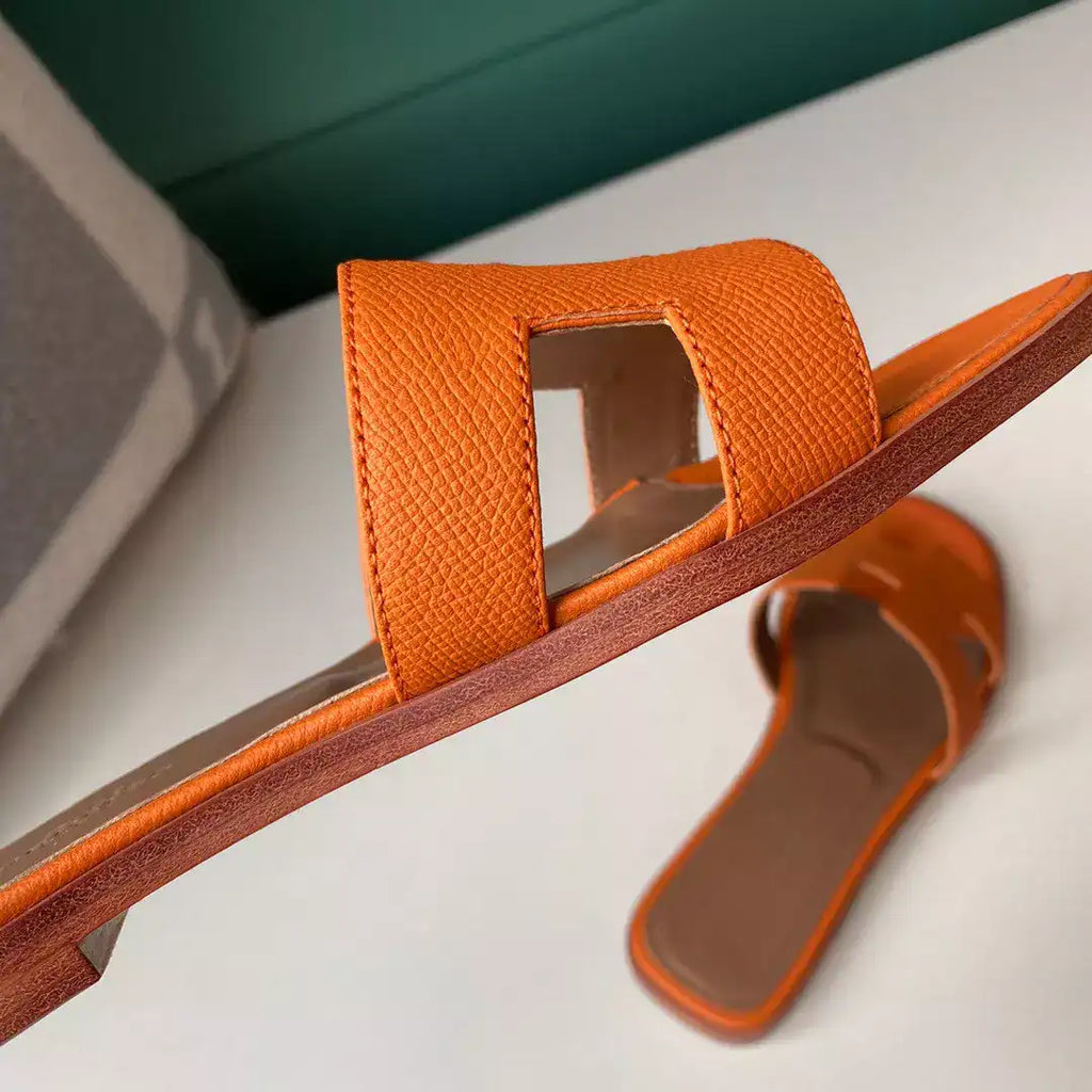 HERMES ORAN SLIDE SANDALS IN ORANGE EPSOM CALFSKIN – HMSD090
