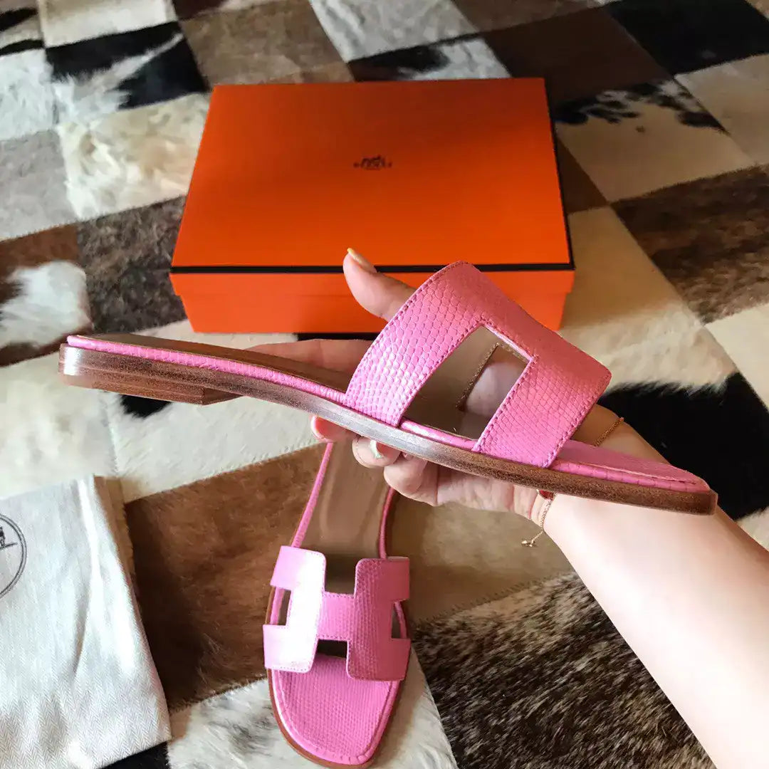 HERMES ORAN SLIDE SANDALS IN PINK LIZARD LEATHER – HMSD113