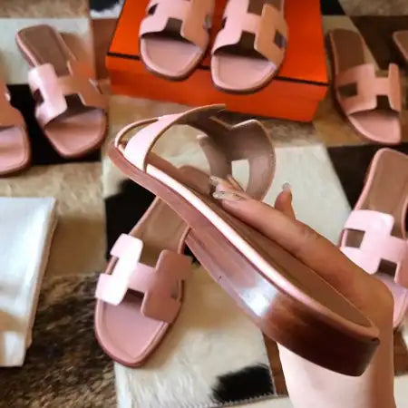 HERMES ORAN SLIDE SANDALS IN PINK SWIFT CALFSKIN – HMSD119