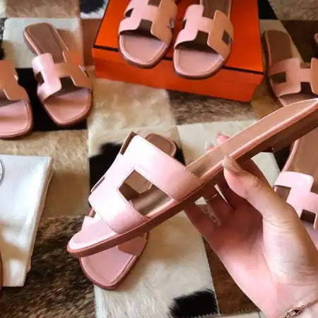 HERMES ORAN SLIDE SANDALS IN PINK SWIFT CALFSKIN – HMSD119