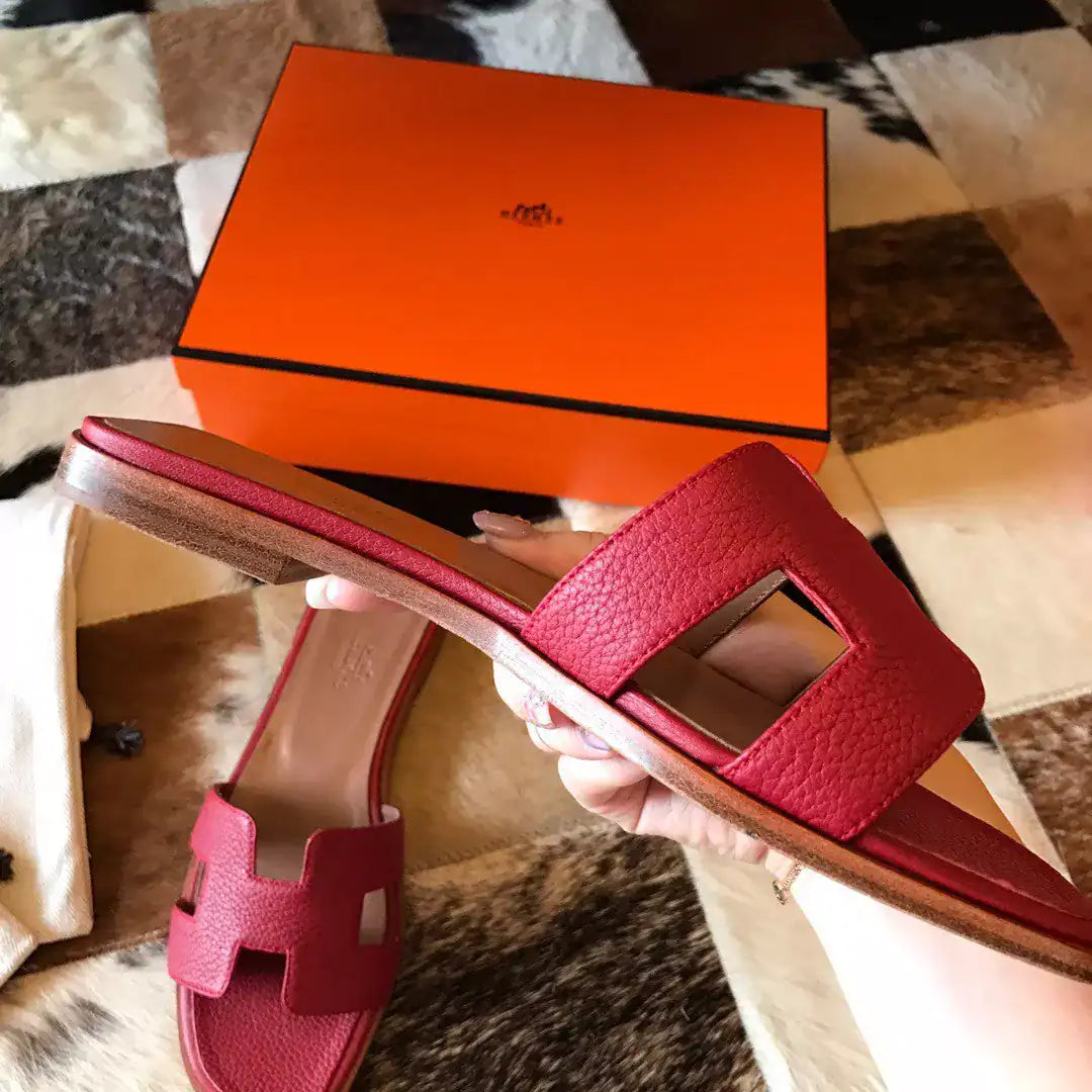 HERMES ORAN SLIDE SANDALS IN RED CLEMENCE LEATHER – HMSD112