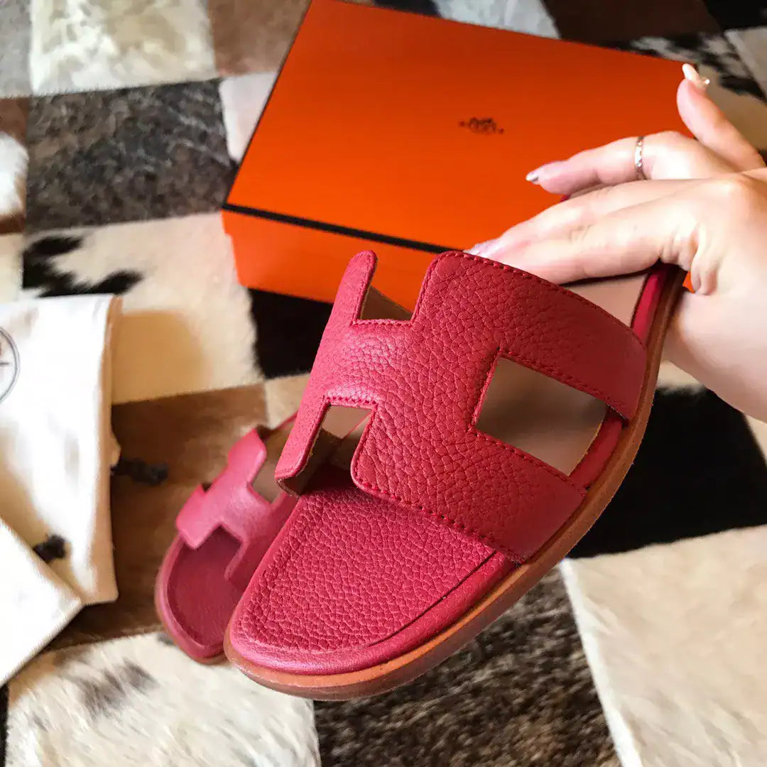 HERMES ORAN SLIDE SANDALS IN RED CLEMENCE LEATHER – HMSD112