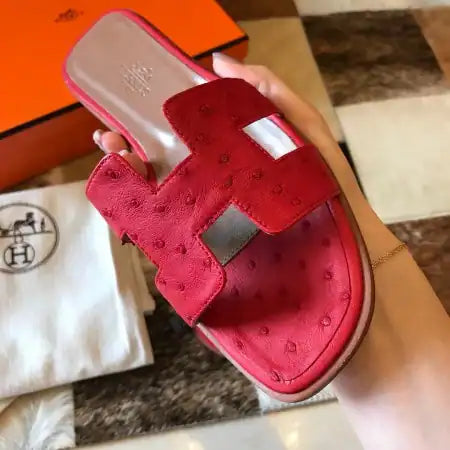 HERMES ORAN SLIDE SANDALS IN RED OSTRICH LEATHER – HMSD080