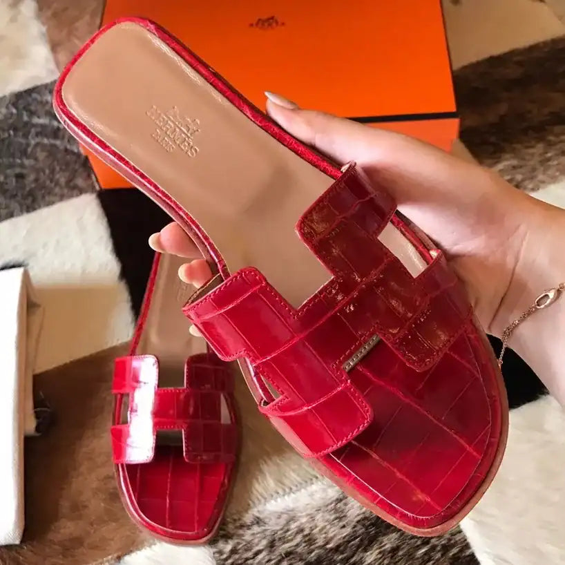 HERMES ORAN SLIDE SANDALS IN RED SHINY NILOTICUS CROCODILE SKIN – HMSD055