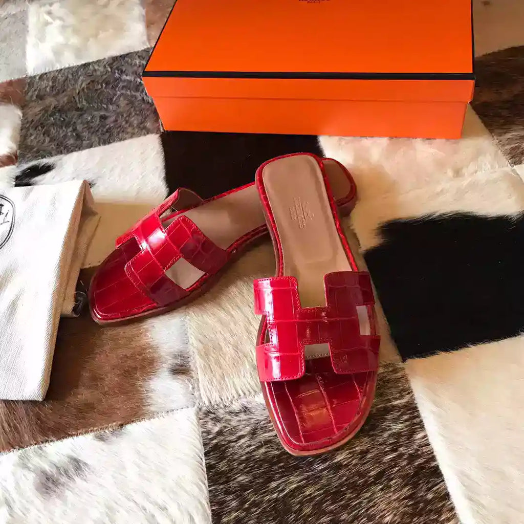 HERMES ORAN SLIDE SANDALS IN RED SHINY NILOTICUS CROCODILE SKIN – HMSD055
