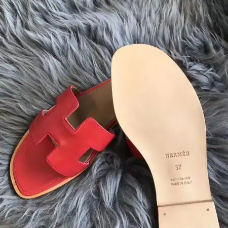 HERMES ORAN SLIDE SANDALS IN RED SWIFT CALFSKIN – HMSD127