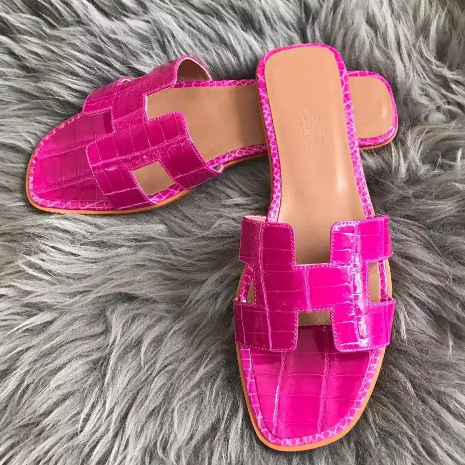 HERMES ORAN SLIDE SANDALS IN ROSE RED SHINY NILOTICUS CROCODILE SKIN – HMSD057