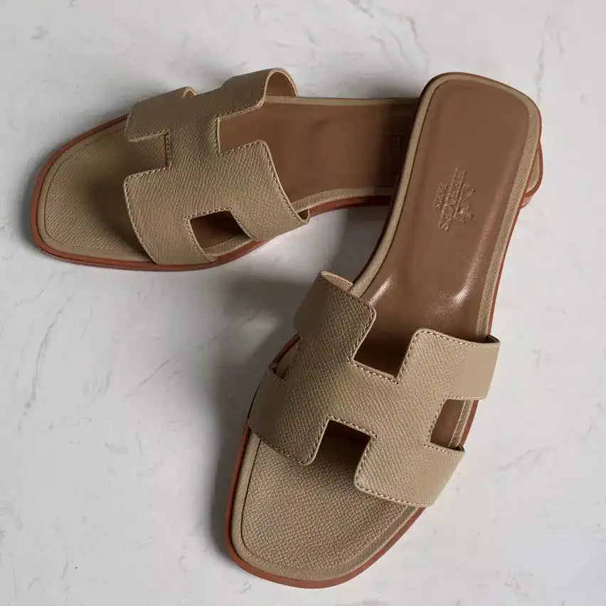 HERMES ORAN SLIDE SANDALS IN TRENCH EPSOM CALFSKIN – HMSD087
