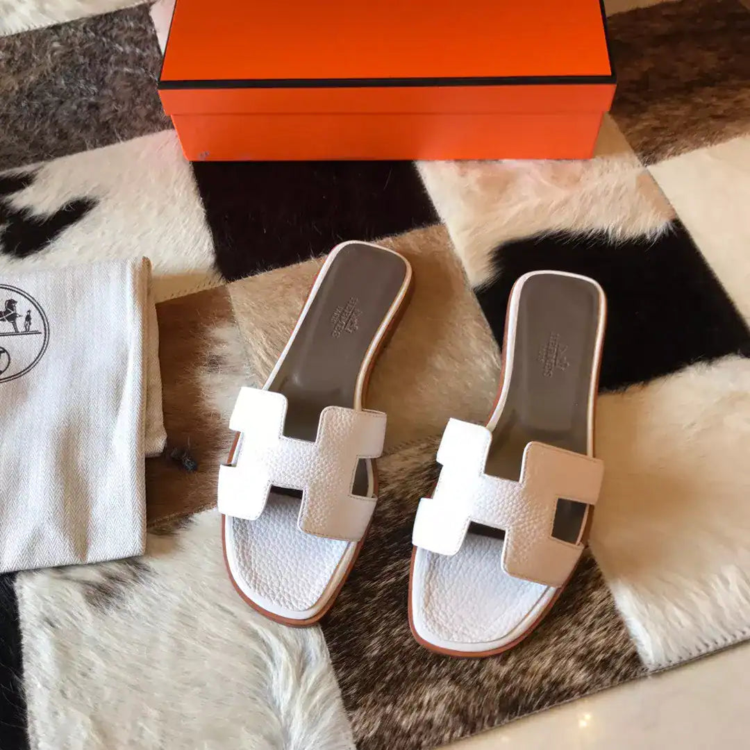 HERMES ORAN SLIDE SANDALS IN WHITE CLEMENCE LEATHER – HMSD108