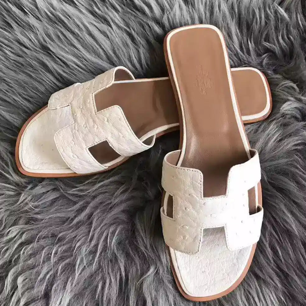 HERMES ORAN SLIDE SANDALS IN WHITE OSTRICH LEATHER – HMSD082