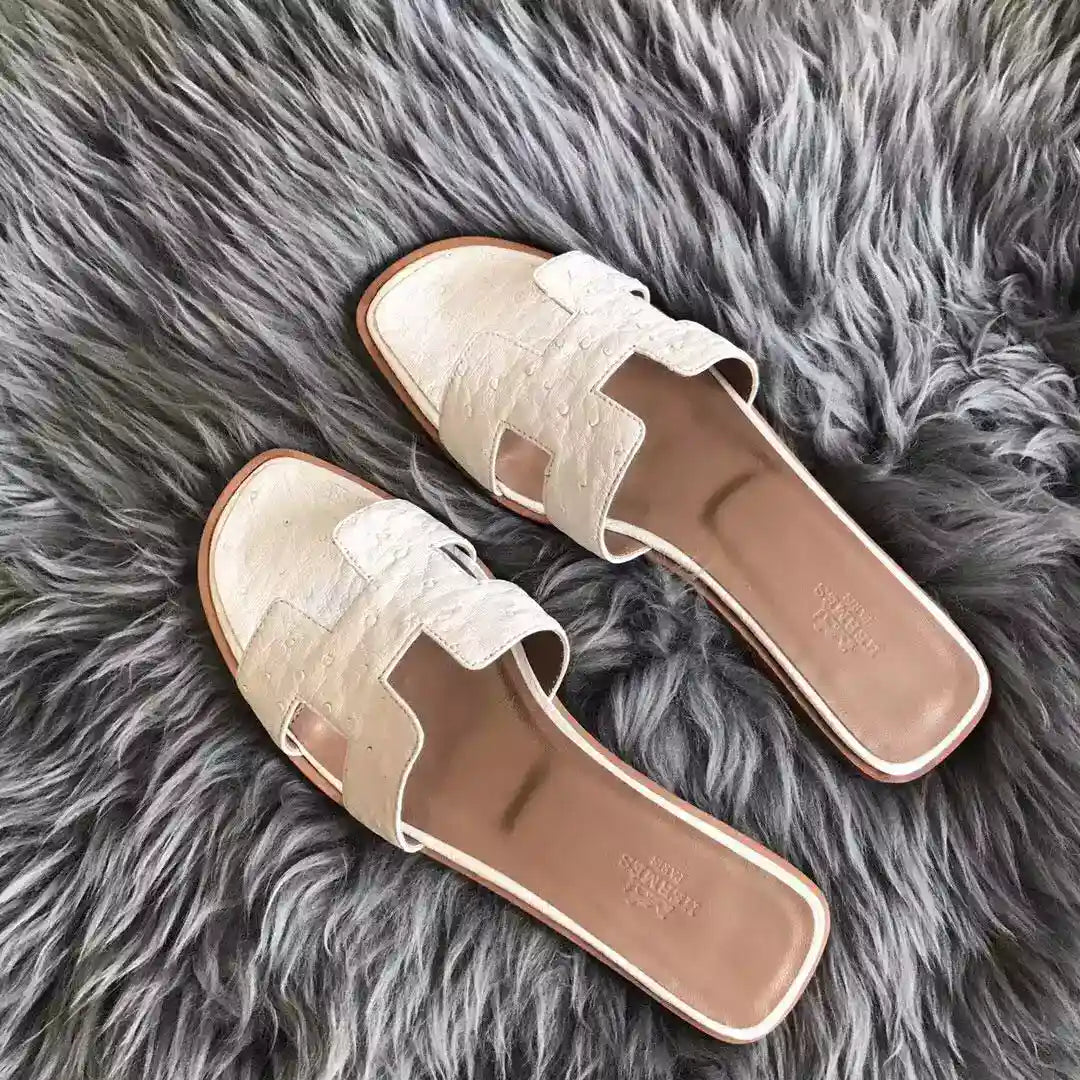 HERMES ORAN SLIDE SANDALS IN WHITE OSTRICH LEATHER – HMSD082