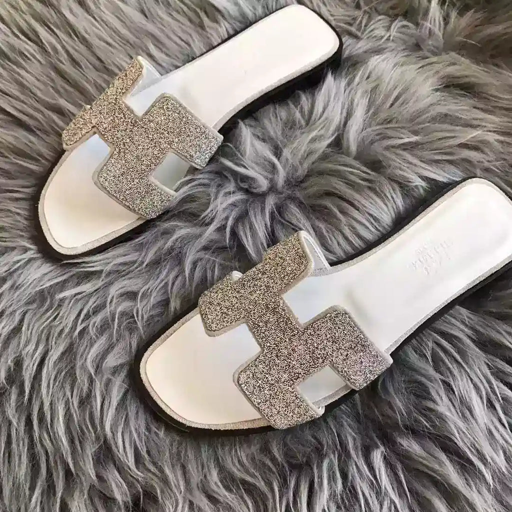 HERMES ORAN SLIDE SANDALS IN WHITE SUEDE WITH CRYSTAL – HMSD109