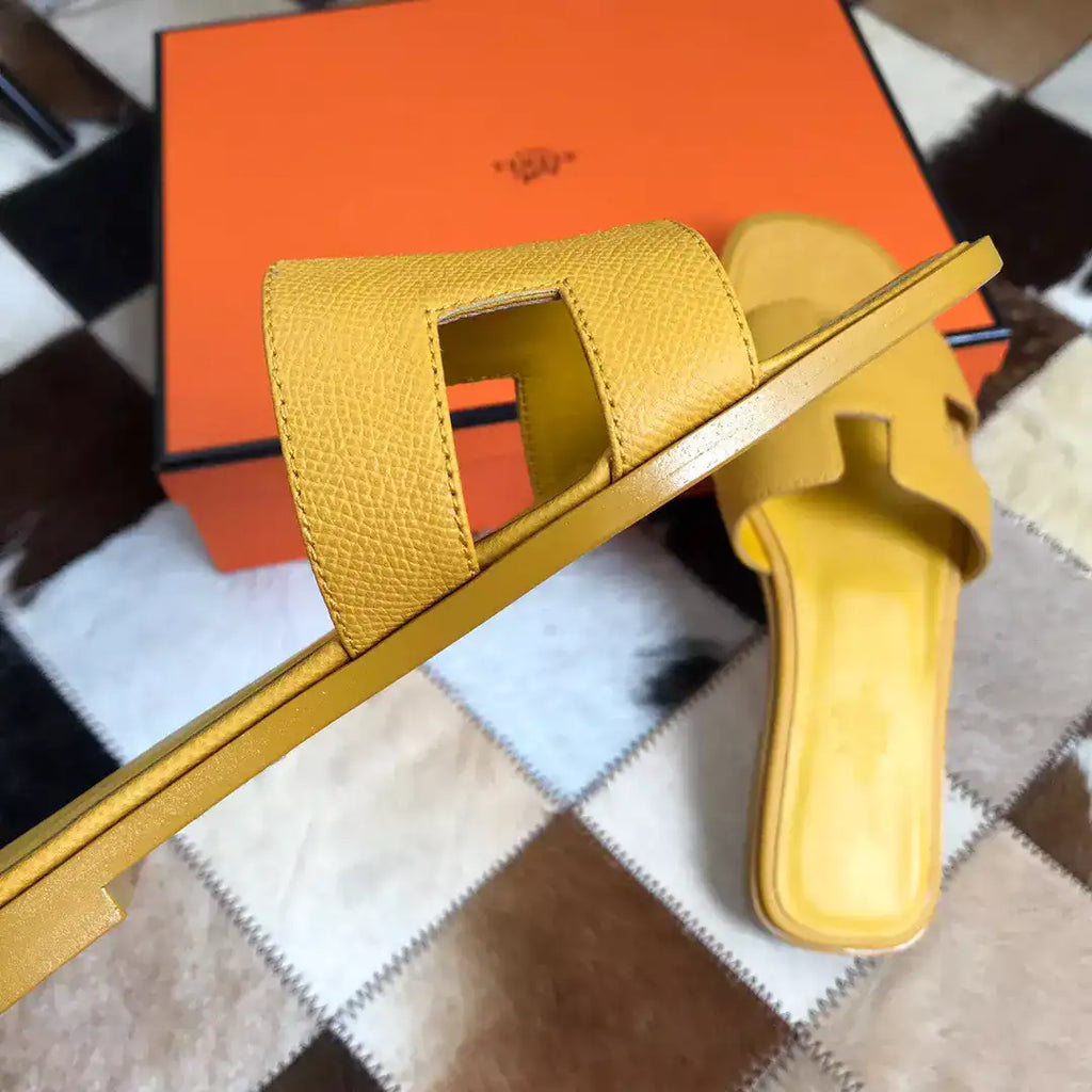 HERMES ORAN SLIDE SANDALS IN YELLOW EPSOM CALFSKIN – HMSD088