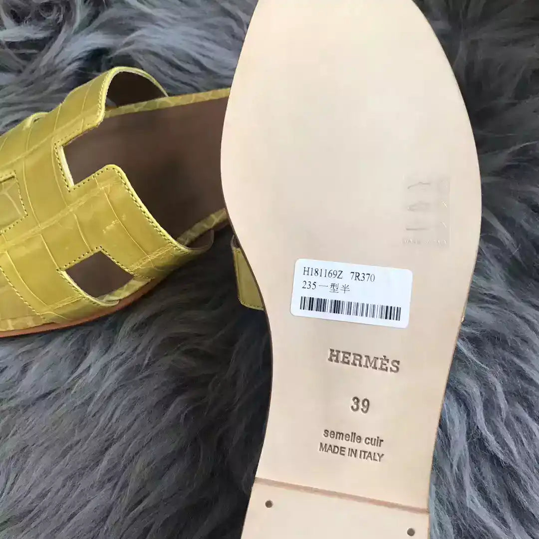 HERMES ORAN SLIDE SANDALS IN YELLOW SHINY NILOTICUS CROCODILE SKIN – HMSD062